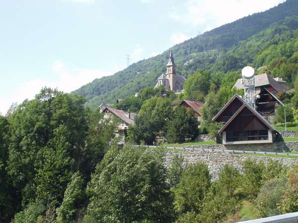 fichier 20020829_1331_vue_allemond_eglise-0.jpg