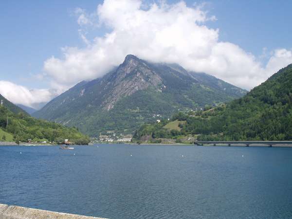 fichier 20020829_1333_route_sur_barrage02-0.jpg