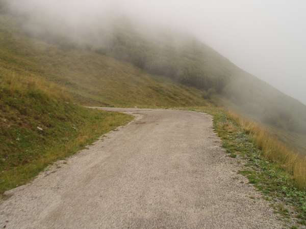 fichier 20020829_1712_route_sous_nuages-0.jpg
