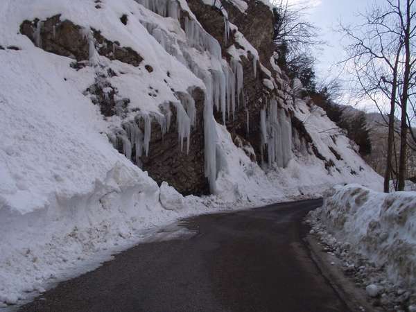 fichier 20050313_1332_002route_d35_neige_glacons-0.jpg