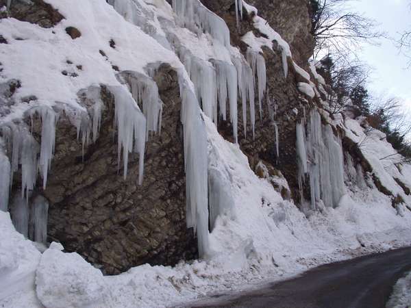 fichier 20050313_1332_003route_d35_neige_glacons-0.jpg