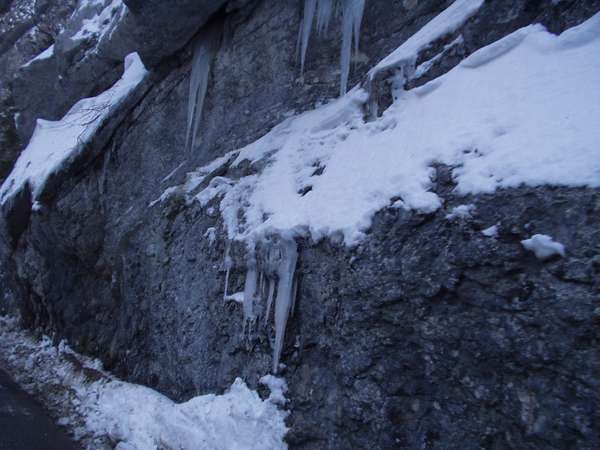 fichier 20050313_1524_002route_d531_neige_glacons-0.jpg