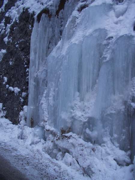 fichier 20050313_1527_002route_d531_neige_glacons-0.jpg