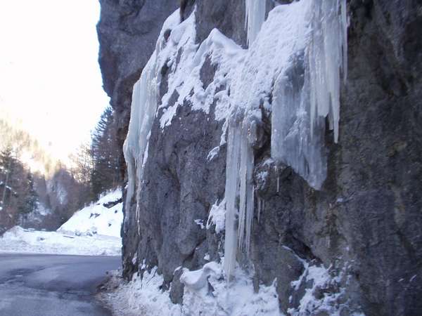 fichier 20050313_1528_003route_d531_neige_glacons-0.jpg