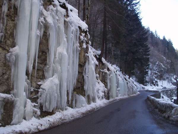 fichier 20050313_1545_002route_d531_neige_glacons-0.jpg