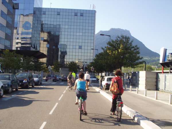 fichier 20050526_1820_005derriere_gare-0.jpg