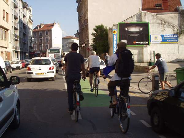 fichier 20050526_1837_003retour_rue_diderot-0.jpg