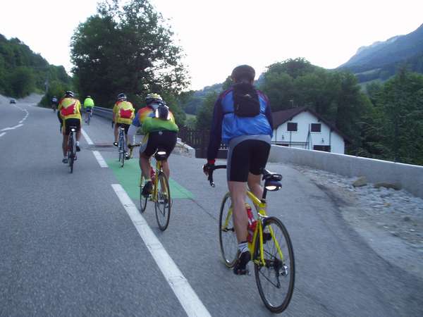 fichier 20050611_0642_d520a_montee_col_placette-0.jpg