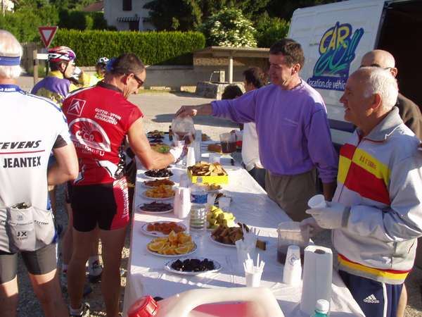 fichier 20050611_0738_d28_miribel_les_echelles_ravito-0.jpg