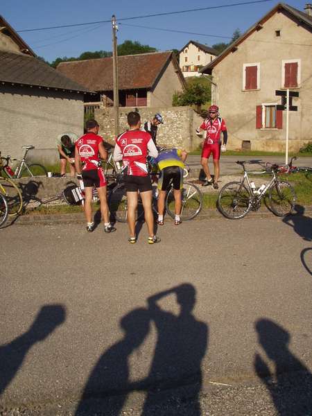 fichier 20050611_0741_001d28_miribel_les_echelles_ravito-0.jpg