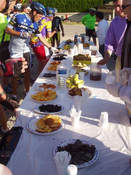 fichier 20050611_0742_001d28_miribel_les_echelles_ravito-0.jpg