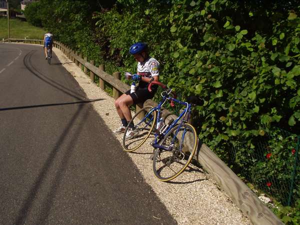 fichier 20050611_0941_d921_route_cyclo-0.jpg