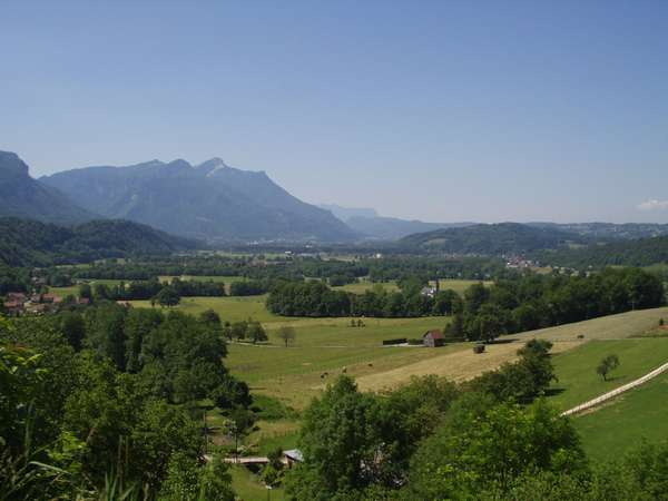 fichier 20050611_1136_001n6_vers_col_de_couz_vue_vallee-0.jpg