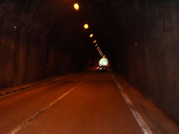 fichier 20050611_1139_n6_vers_col_de_couz_tunnel_echelles-0.jpg