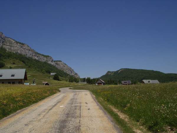 fichier 20050611_1309_003d45_col_de_la_cluse_route-0.jpg