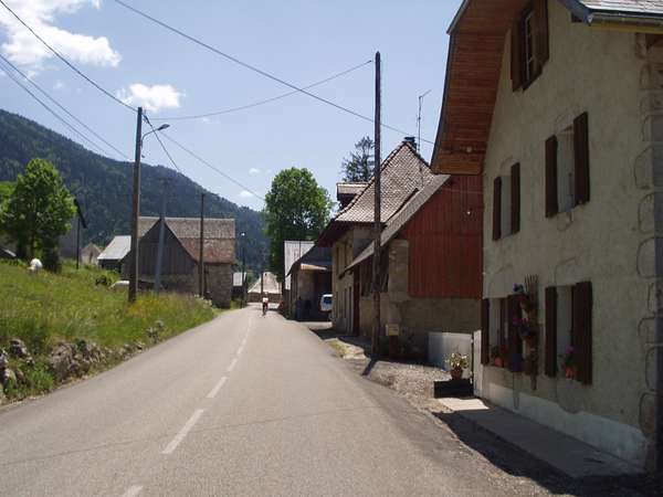 fichier 20050611_1418_001d512_vers_col_cucheron-0.jpg