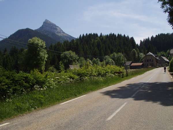 fichier 20050611_1531_d512_vers_col_porte-0.jpg