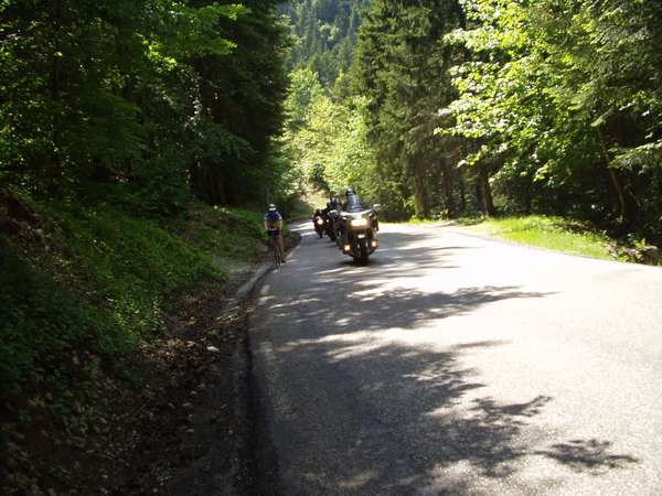 fichier 20050611_1552_003d512_vers_col_porte_motos-0.jpg