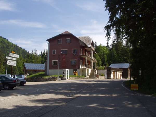 fichier 20050611_1610_003d512_vers_col_porte-0.jpg