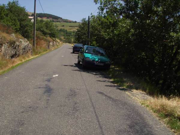 fichier 20050618_1348_002route_d30_voitures_mal_garees-0.jpg