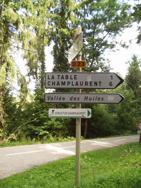 fichier 20050815_1044_d24_carrefour_d23-0.jpg