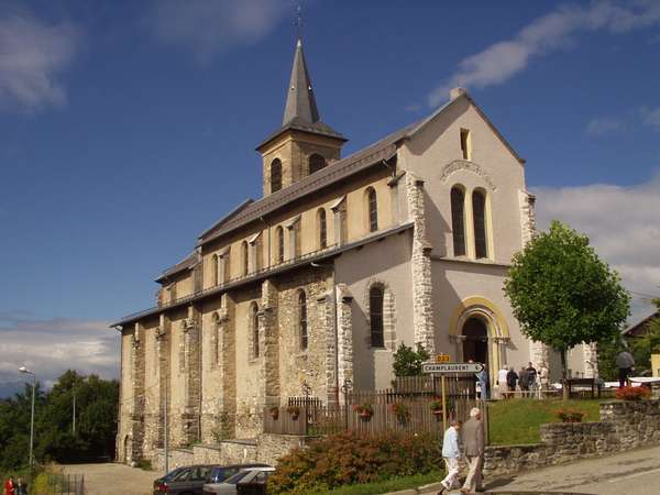 fichier 20050815_1049_002la_table_eglise-0.jpg