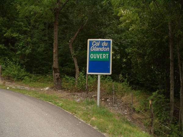 fichier 20050815_1332_d927_route_panneau-0.jpg