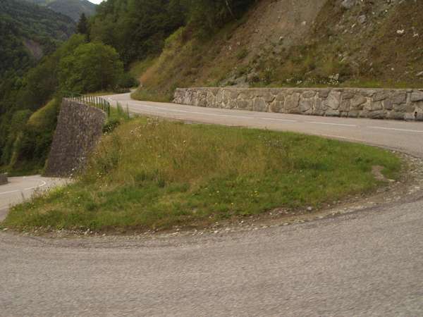 fichier 20050815_1351_002d927_route_virage-0.jpg