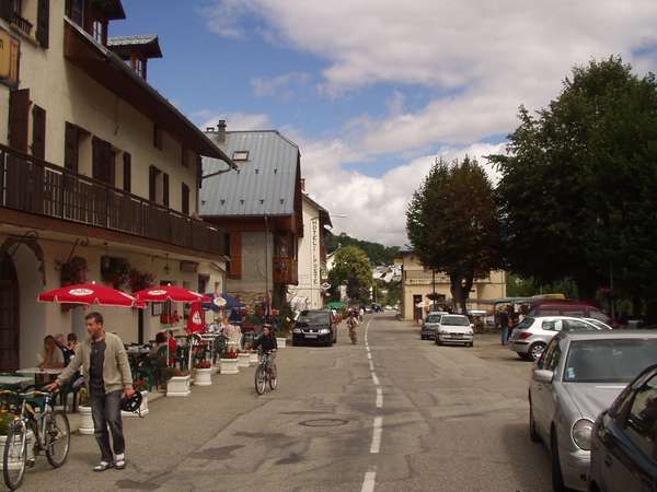 fichier 20050815_1421_d927_route_saint_colomban_des_villards-0.jpg