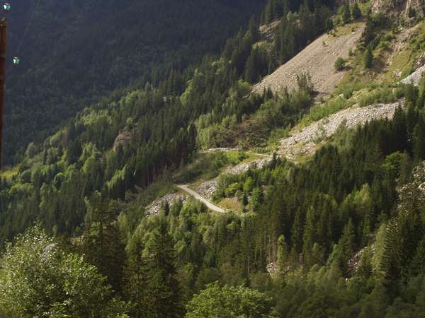 fichier 20050815_1627_005d526_route_defile_maupas-0.jpg