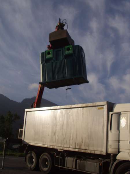 fichier 20050916_0839_003d2_col_fleuries_bennes_a_verres-0.jpg