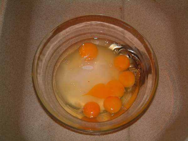 fichier 20050920_1812_001oeufs_entiers_dans_sucre-0.jpg