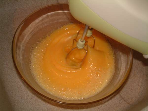fichier 20050920_1814_battre_oeufs_et_sucre_mousseux-0.jpg
