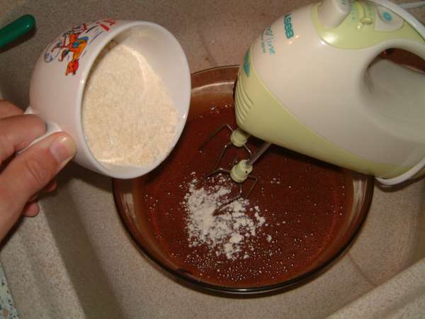 fichier 20050920_1830_003ajouter_farine_poudre_damandes-0.jpg