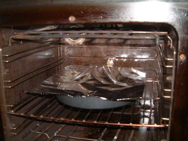 fichier 20050920_2018_001enfourner_gateau_avec_papier_alu-0.jpg