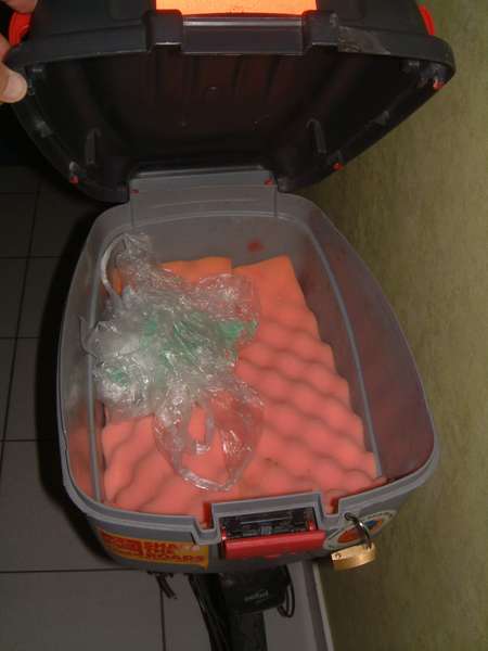 fichier 20051104_0823_001interieur_casier_plastique_keter_leclerc-0.jpg