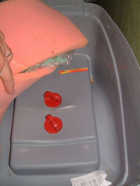 fichier 20051104_0823_002fixation_casier_plastique_keter_leclerc-0.jpg