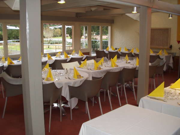 fichier 20051217_1214_001table_pour_repas-0.jpg