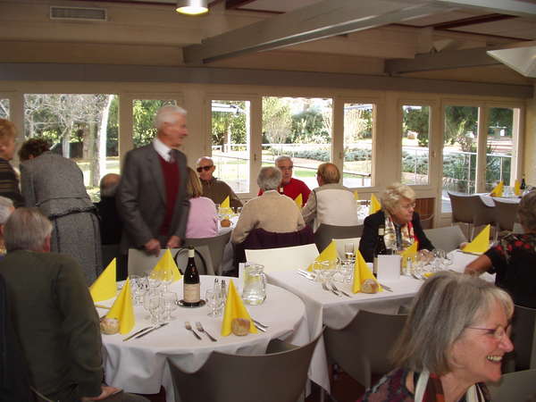 fichier 20051217_1245_002debut_repas-0.jpg