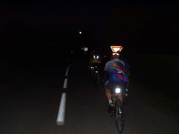 fichier 20060625_0506_cyclos_dans_la_nuit-0.jpg
