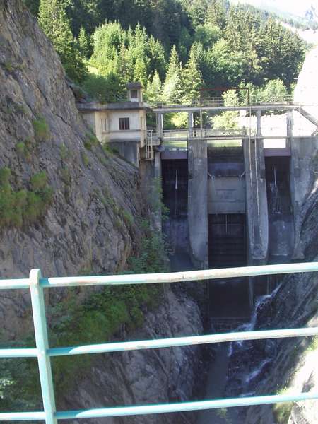 fichier 20060708_1019_001d80_route_pont_belleville_km0_1201m_barrage-0.jpg