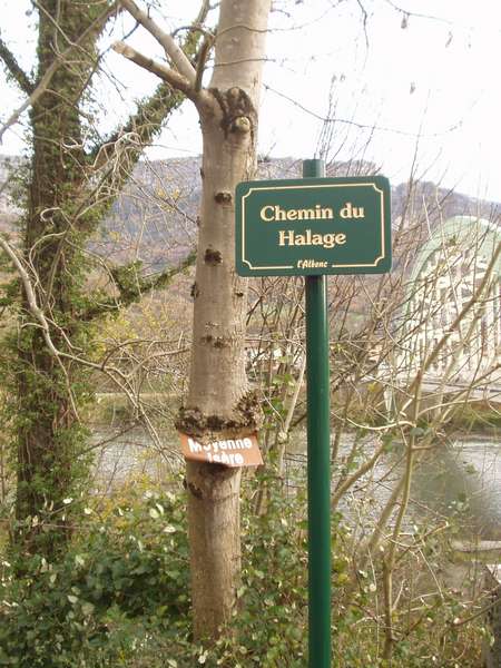 fichier 20061116_1425_000pc_route_pont_st_gervais_d35_chemin_halage_panneau-0.jpg