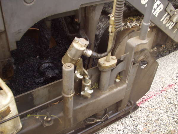 fichier 20061116_1505_001pc_route_depose_goudron_details-0.jpg