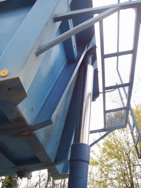 fichier 20061116_1508_003pc_route_camion_leve_verin-0.jpg