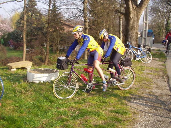 fichier 20070317_0844_001moidieu_detourbe_40_ravito_arrivee_tandem_fontaine-0.jpg