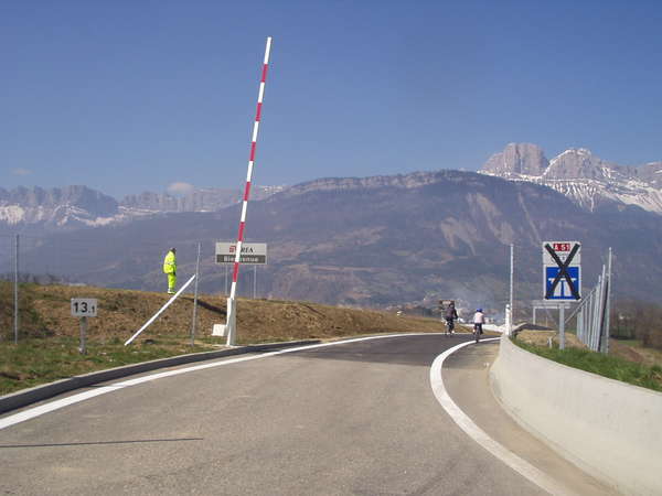 fichier 20070318_1208_entree_autoroute-0.jpg