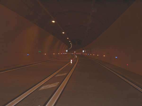 fichier 20070318_1248_002a51_route_tunnel-0.jpg