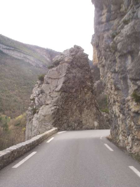fichier 20070331_1508_d942_route_gorges_meouge-0.jpg