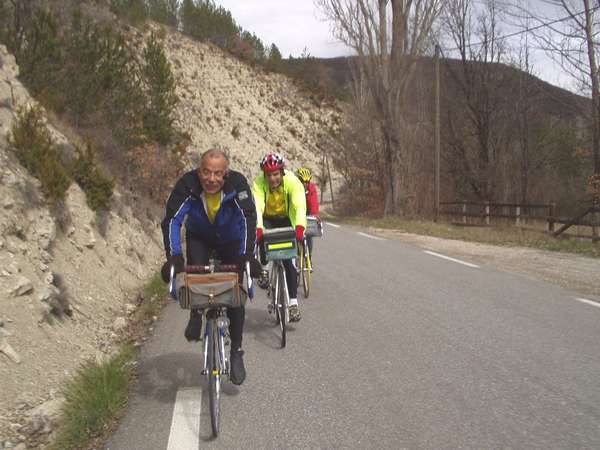 fichier 20070331_1516_003d942_route_gorges_meouge_lucien_claudepierre_michel_medina_derriere-0.jpg