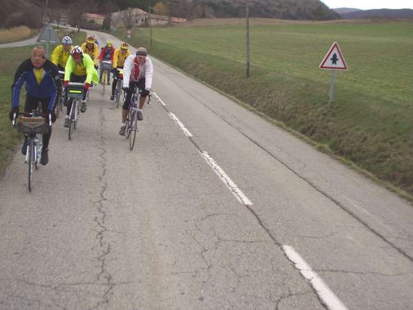 fichier 20070331_1614_003d546_route_groupe_derriere-0.jpg